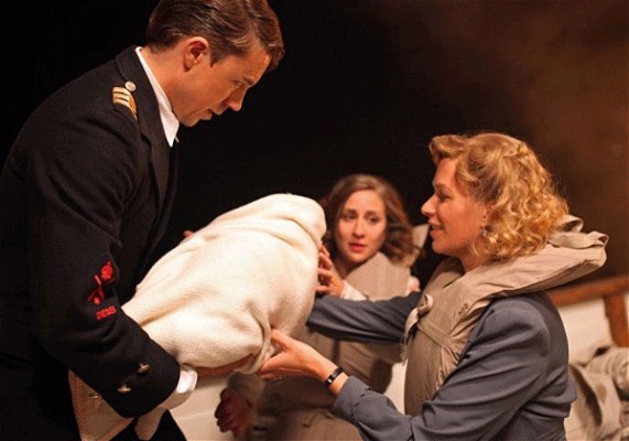 《拉科尼亚号的沉没》海报第6张图片 《拉科尼亚号的沉没》海报第6张图片