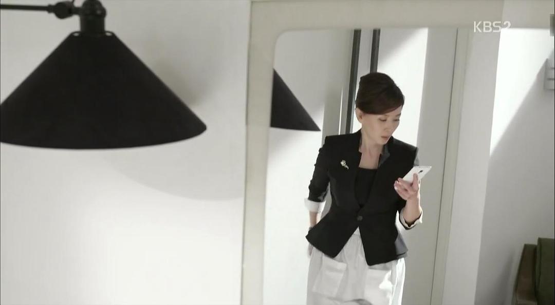 《钢铁人》剧照第45张图片