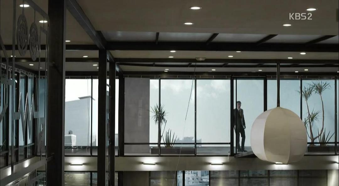 《钢铁人》剧照第42张图片