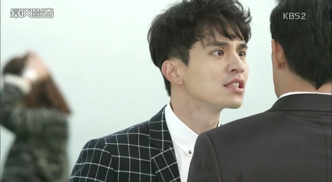 《钢铁人》剧照第32张图片