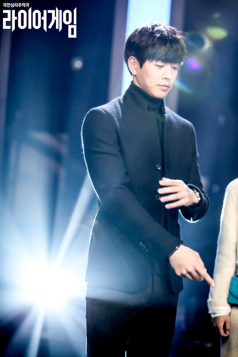 《欺诈游戏》剧照第31张图片 《欺诈游戏》剧照第31张图片