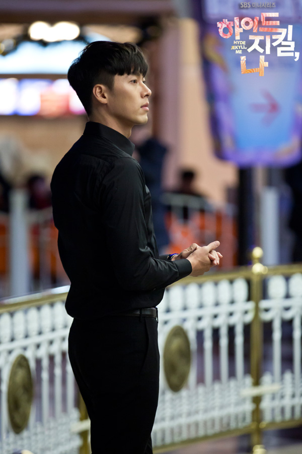 《海德、哲基尔与我》剧照第57张图片