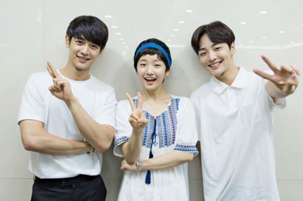 《因为是第一次》剧照第7张图片