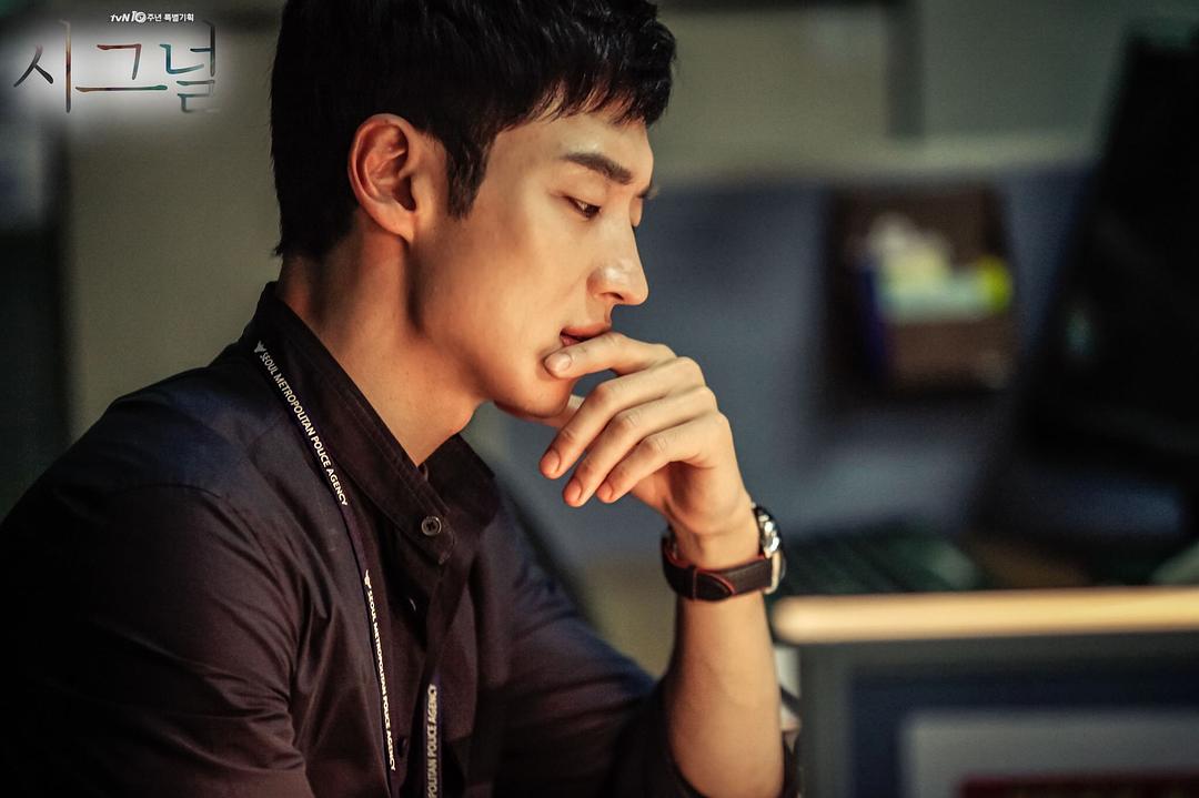 《信号》海报第1张图片