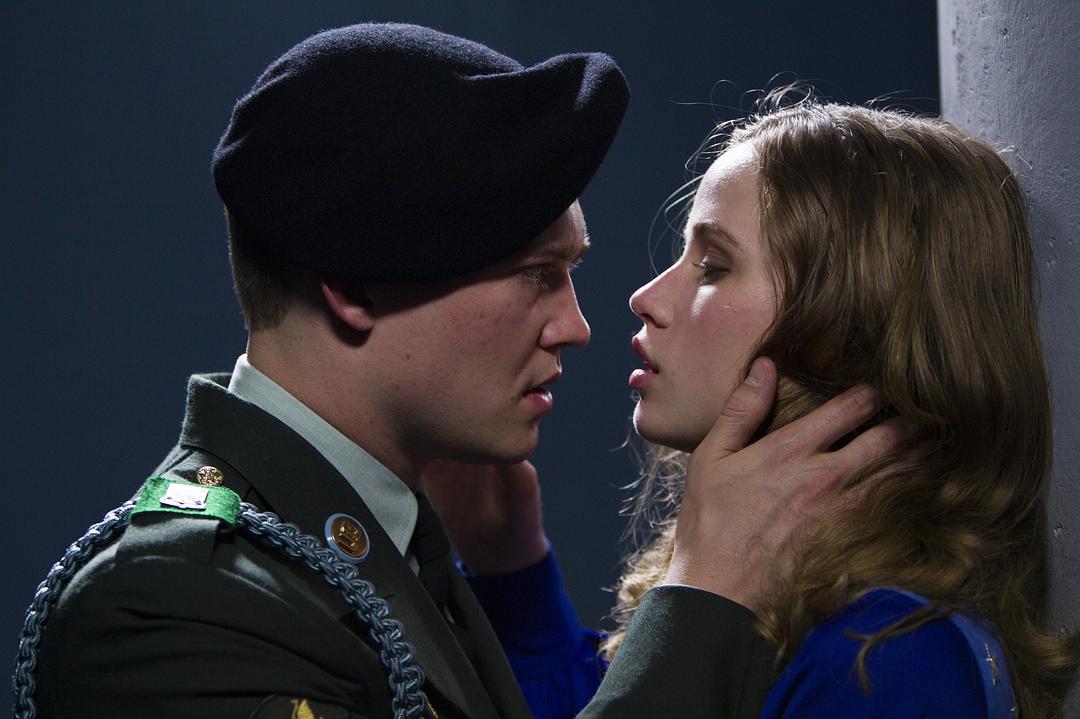 《比利·林恩的中场战事》海报第2张图片