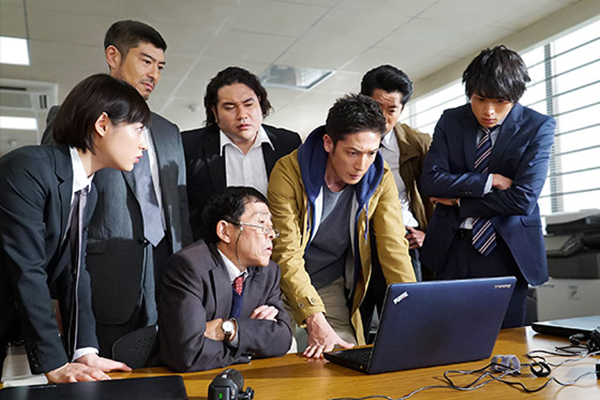 《打破常规的警察署长》海报第17张图片 《打破常规的警察署长》海报第17张图片