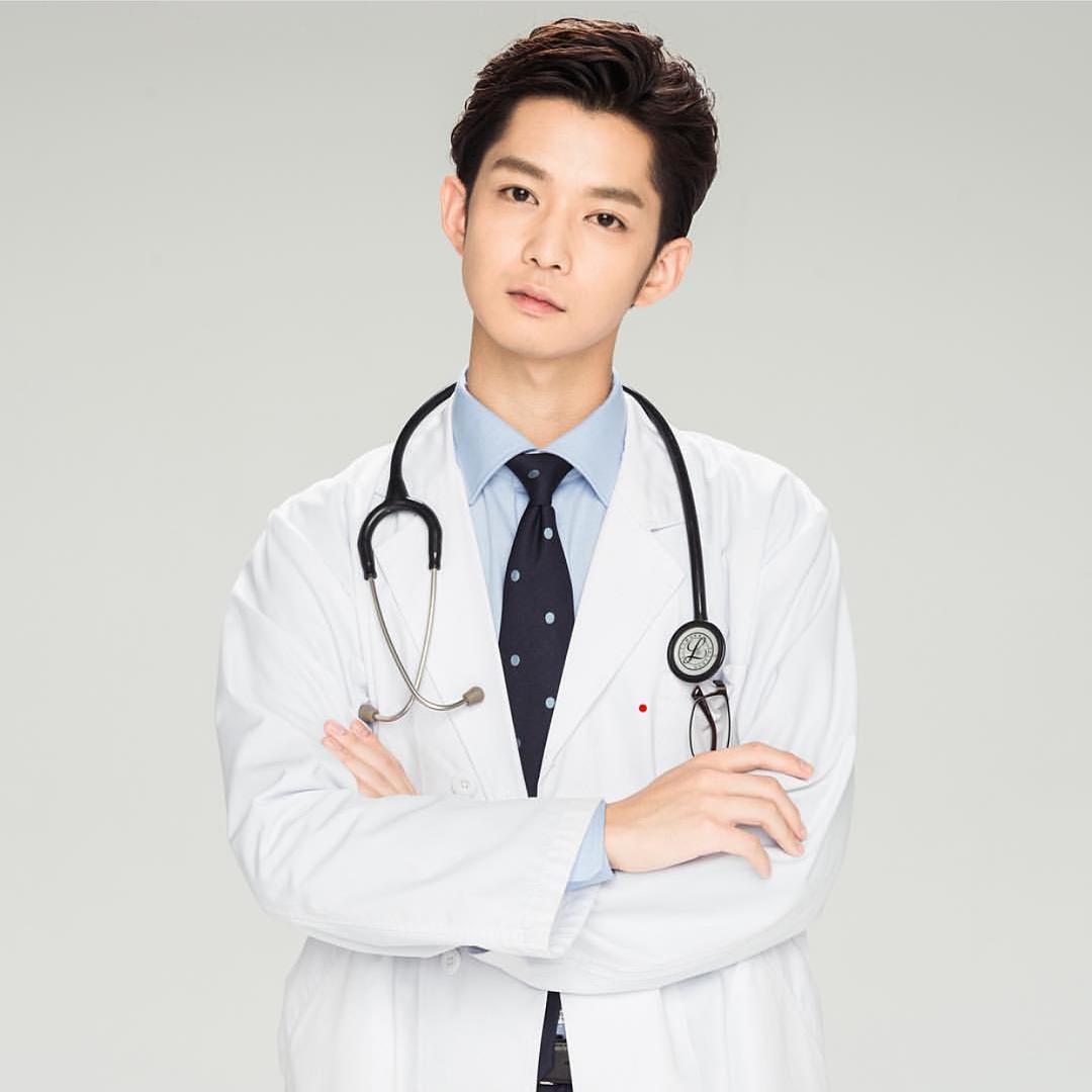 《哥哥太爱我了怎么办》剧照第8张图片