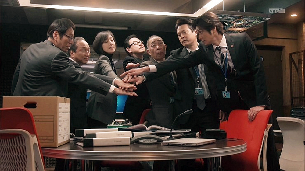 《紧急审讯室2》海报第50张图片