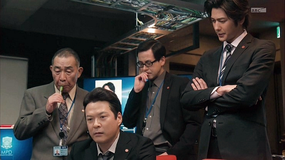 《紧急审讯室2》海报第49张图片