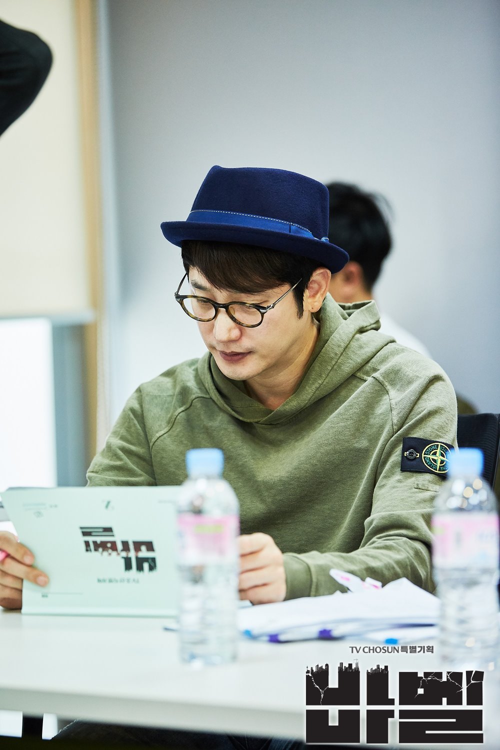 《通天塔》海报