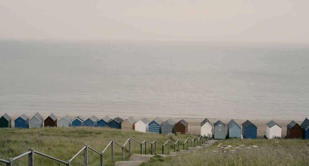 海边的一排小房子