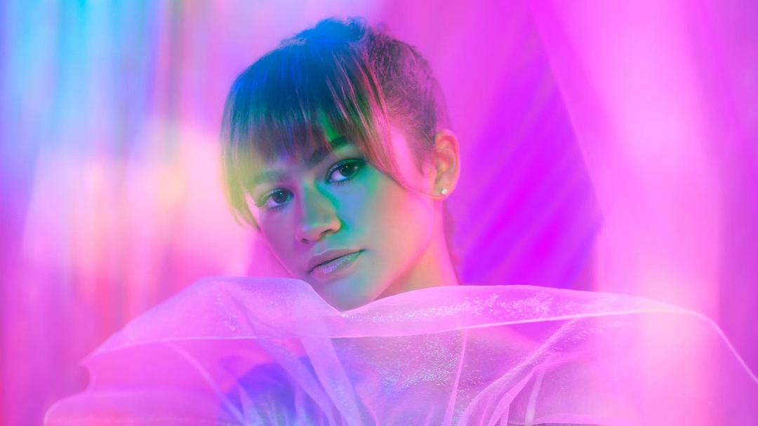 《亢奋第一季》剧照第6张图片 《亢奋第一季》剧照第6张图片