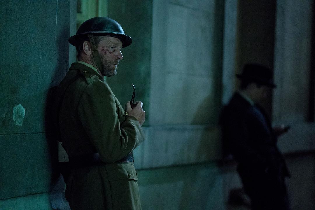 《威尔森夫人》海报第10张图片 《威尔森夫人》海报第10张图片