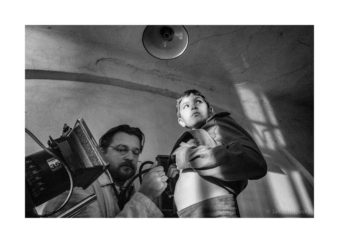 《被涂污的鸟》剧照