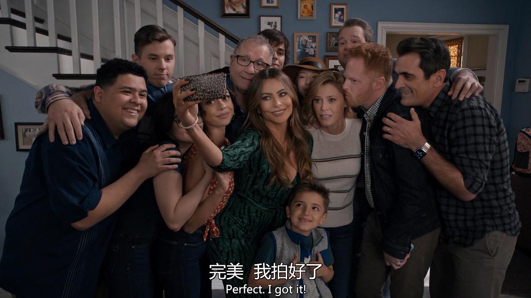 《摩登家庭第十一季》海报第53张图片