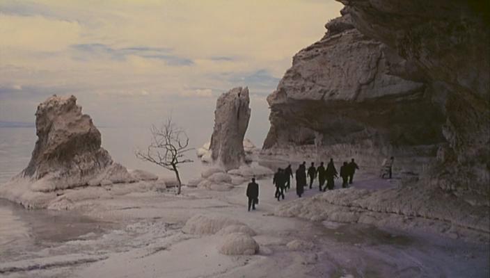 《白草地》剧照第27张图片 《白草地》剧照第27张图片