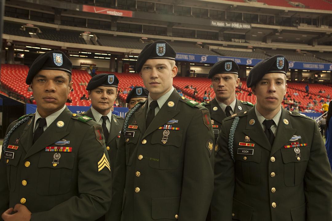 《比利·林恩的中场战事》海报第27张图片