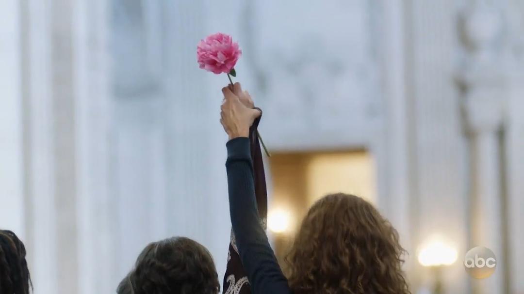 《当我们崛起时》剧照第29张图片