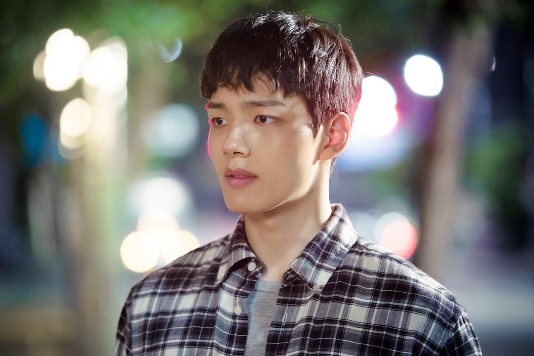 《Circle：相连的两个世界》海报第45张图片