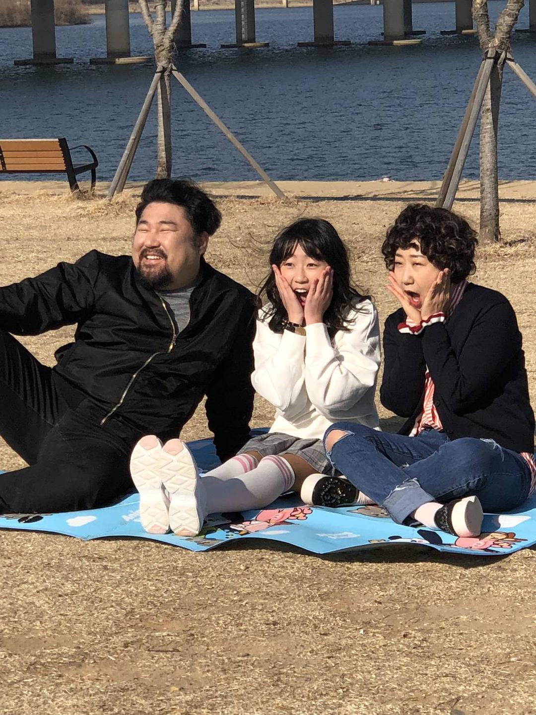 《我们遇见的奇迹》海报第4张图片