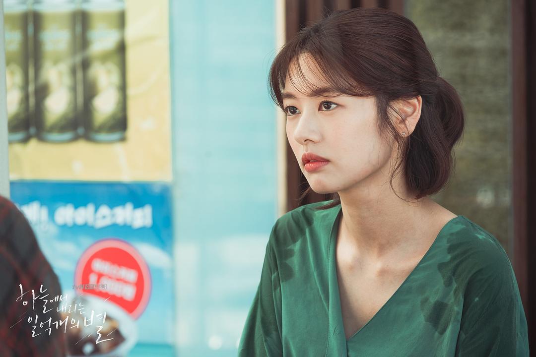 《从天而降的一亿颗星星》剧照第46张图片