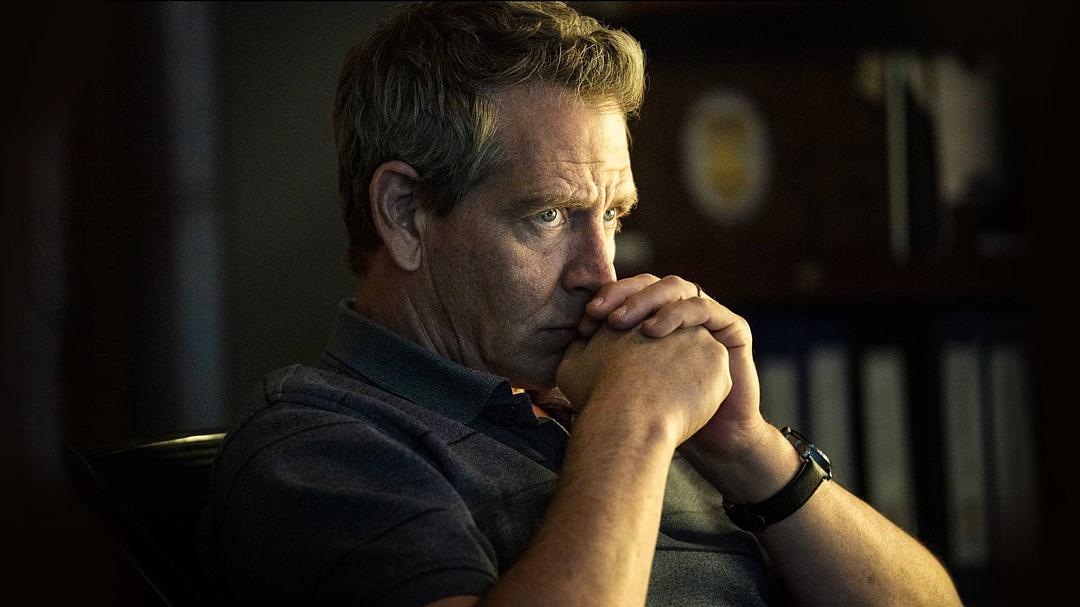 《局外人》海报