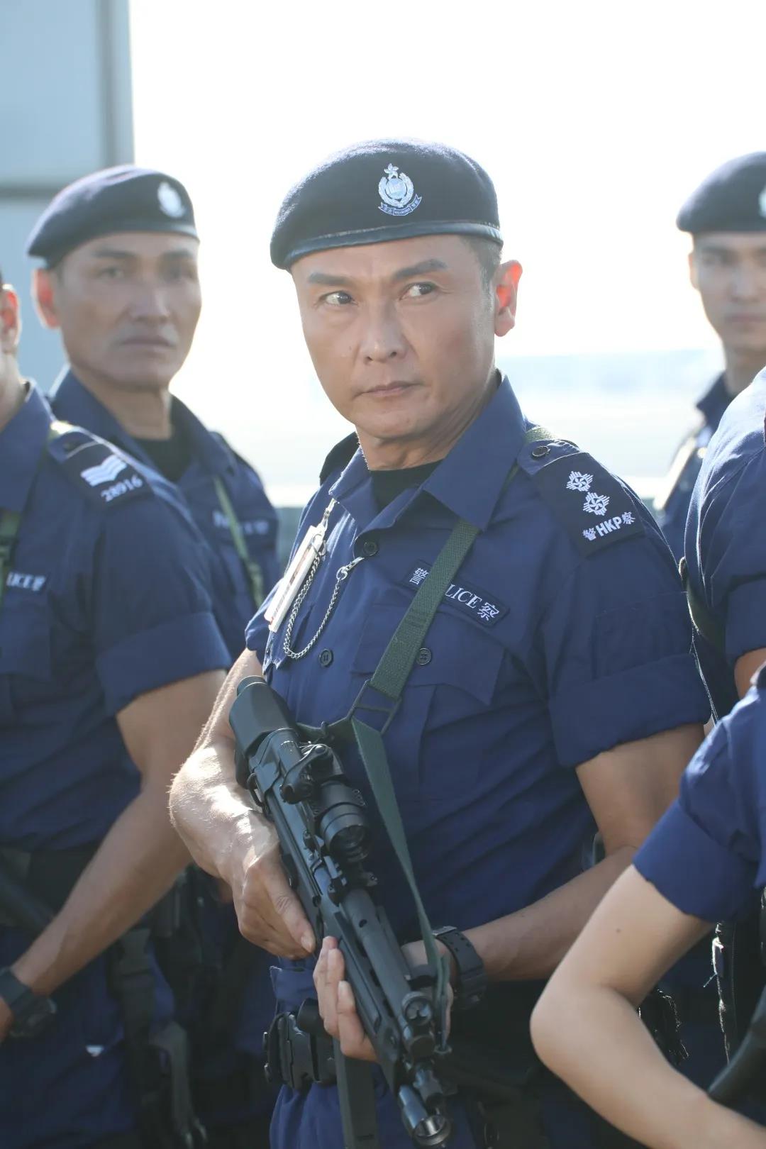 《机场特警》剧照第2张图片