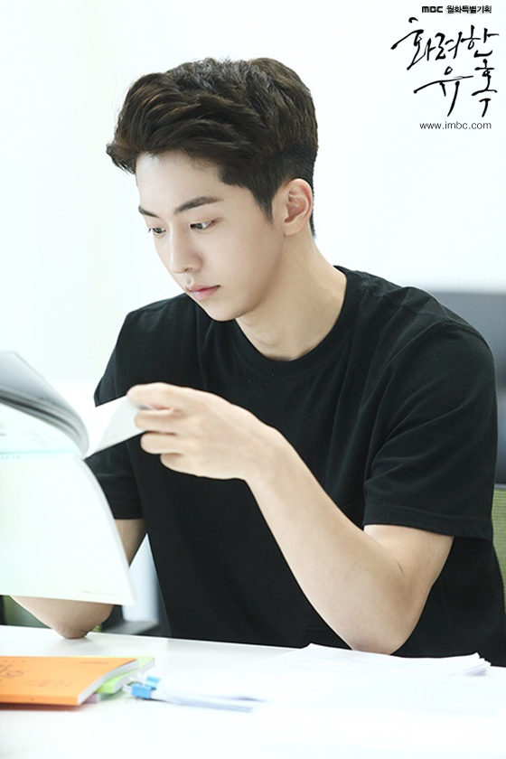 《华丽的诱惑》海报第14张图片 《华丽的诱惑》海报第14张图片