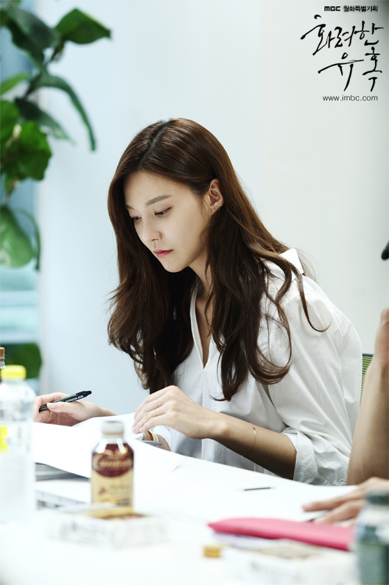 《华丽的诱惑》海报第13张图片 《华丽的诱惑》海报第13张图片