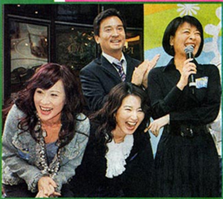 《同事三分亲》海报第60张图片 《同事三分亲》海报第60张图片