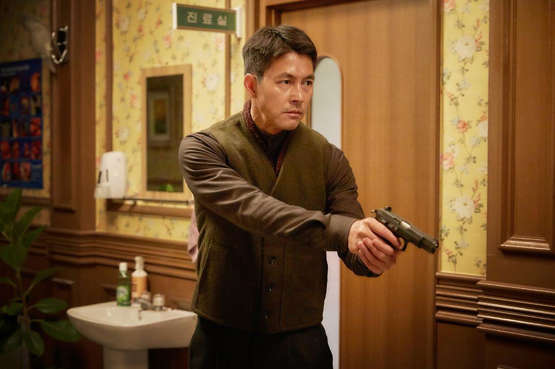 《铁雨》海报第22张图片 《铁雨》海报第22张图片