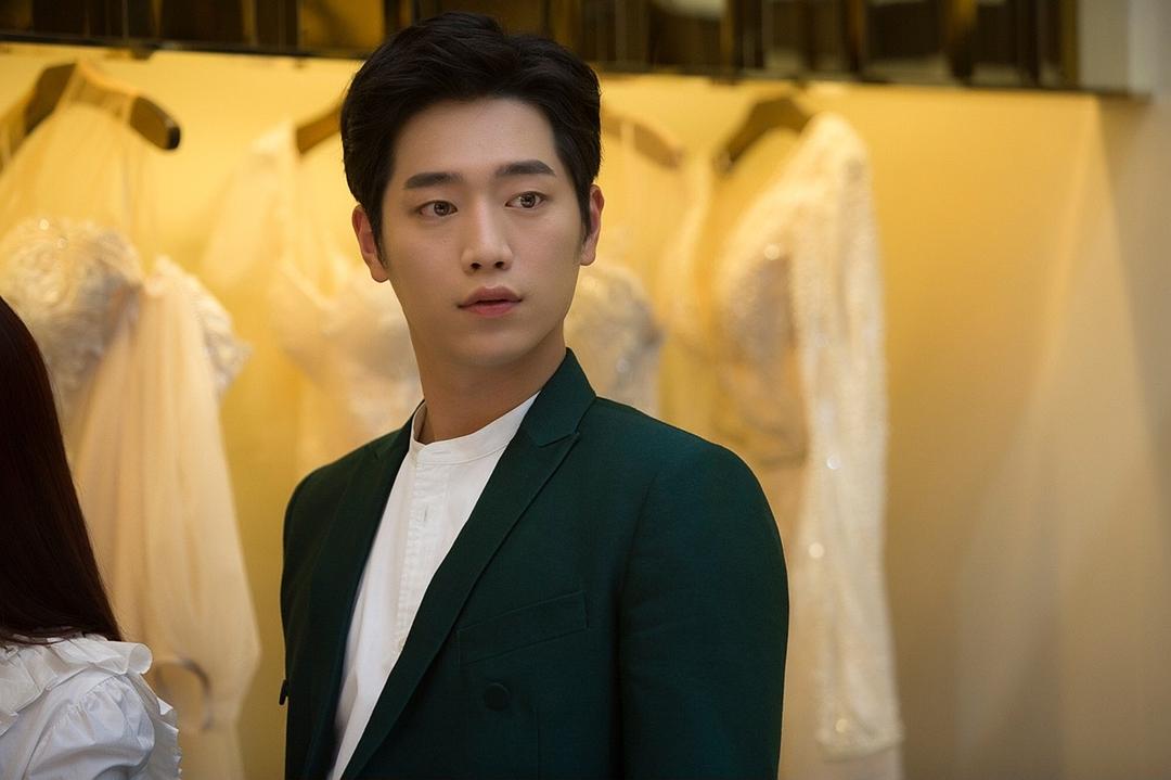 《你也是人类吗?》剧照第35张图片 《你也是人类吗?》剧照第35张图片