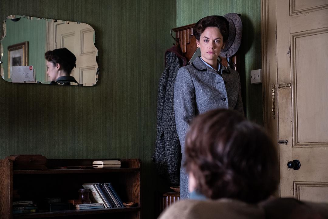 《威尔森夫人》海报第19张图片 《威尔森夫人》海报第19张图片