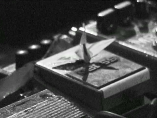 《天空依旧》海报第1张图片 《天空依旧》海报第1张图片